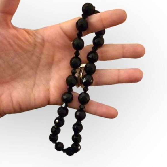 Single Strand Elegant Beaded Stretch Choker Necklace - Picture 3 of 5